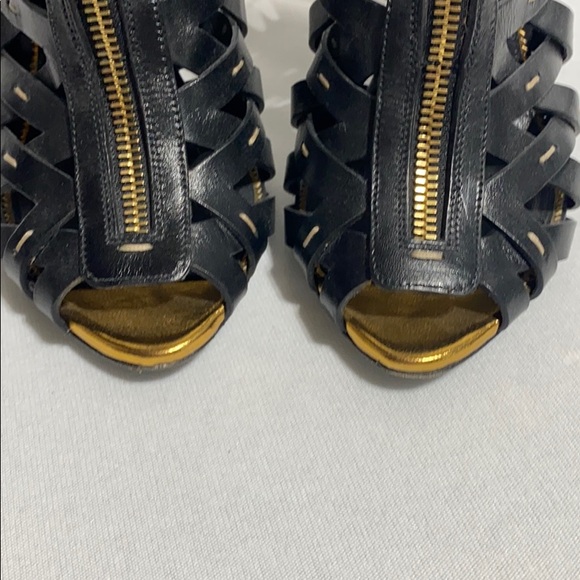 TOM FORD
Leather Hand-Stitched Lattice Booties - Picture 5 of 8